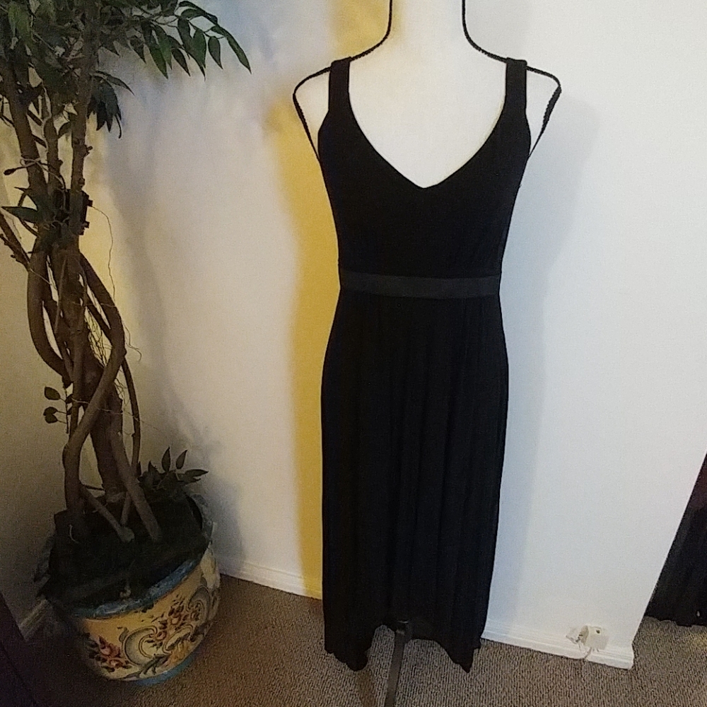 Queen Collection Black Hi Low Hem Dress